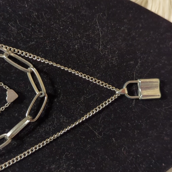 Silver tone 3 chains -  lock , chain and heart necklace - Picture 4 of 4